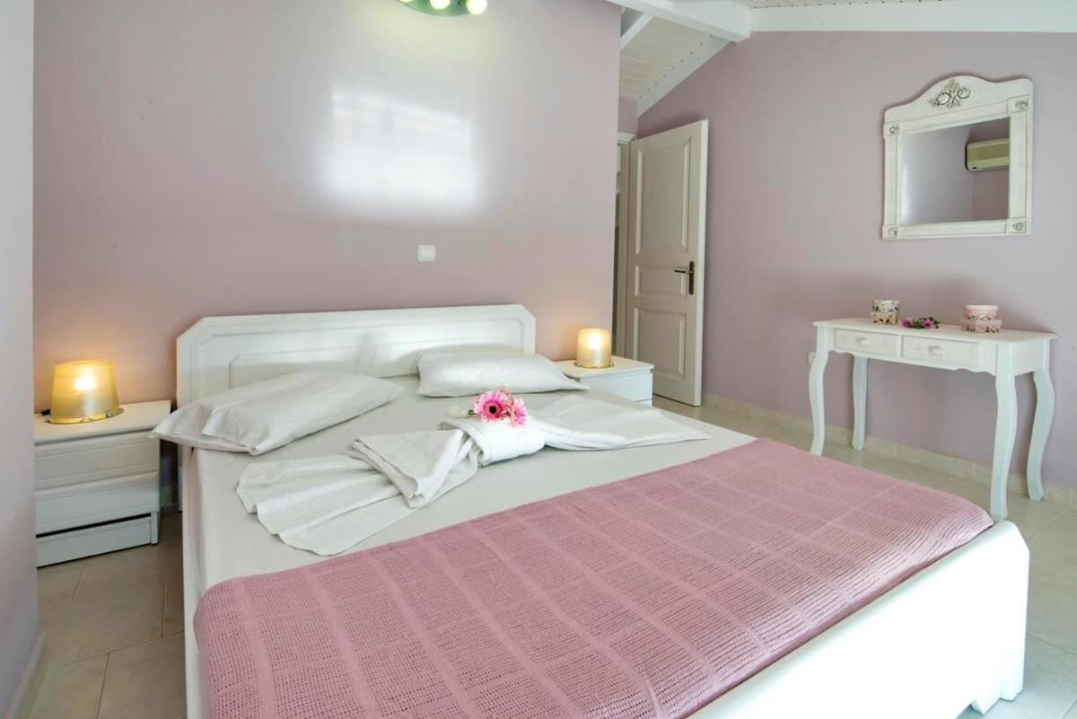 Paxoi Serene Oasis - Mylos Mediterranean Charm Arvanitakeika Exterior foto
